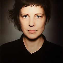 AdinaPintilie-Berlinale-portrait-1_517x768.jpg